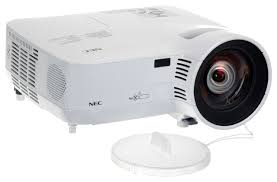 NEC NP 600 S LCD Projektor – 2600 ANSI Lumen